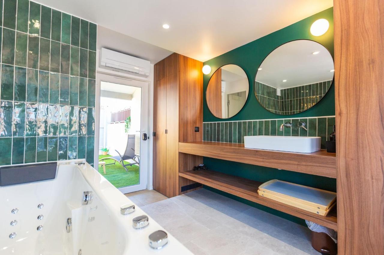 Love Room Du Mont D'Or - Baignoire Spa - Minibar Offert มาร์กเซย ภายนอก รูปภาพ