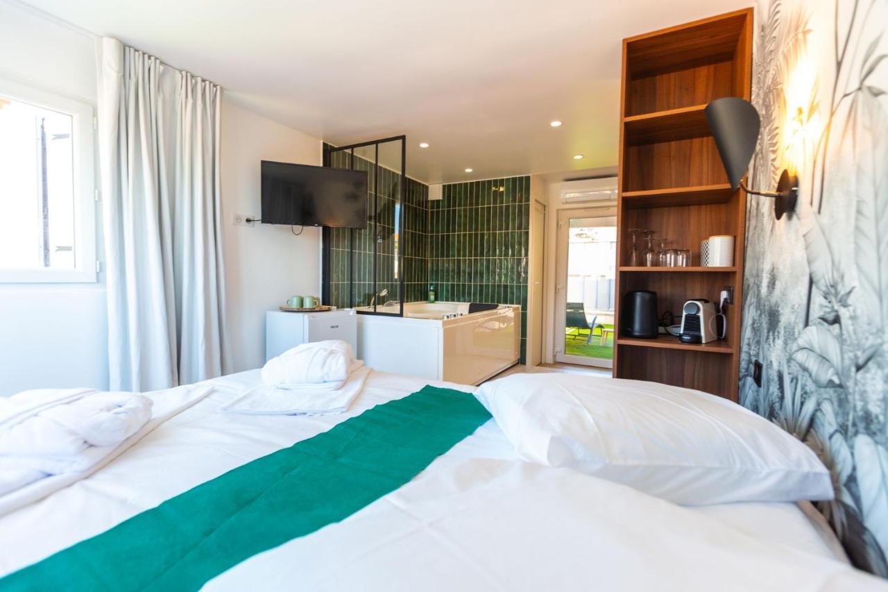 Love Room Du Mont D'Or - Baignoire Spa - Minibar Offert มาร์กเซย ภายนอก รูปภาพ